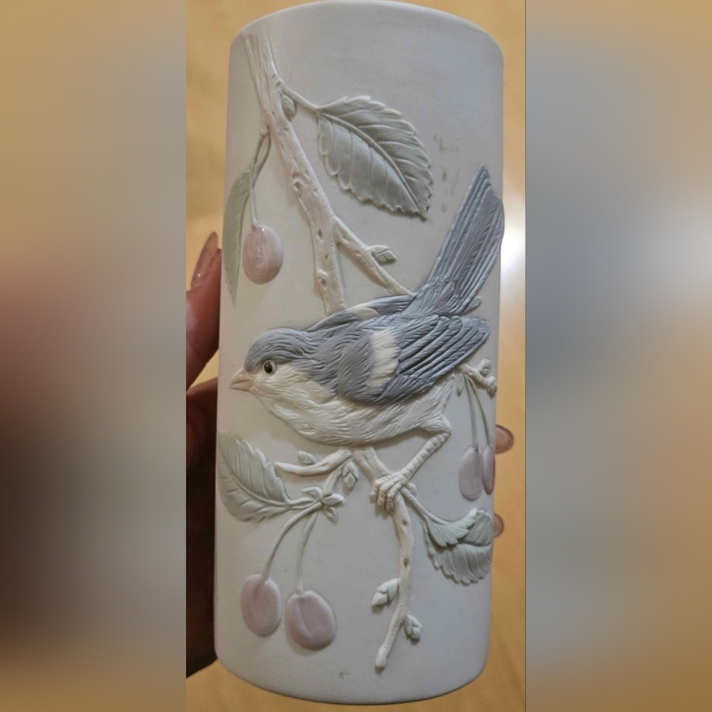 Beautiful Delicate Blue Bird on 6" tall Vase